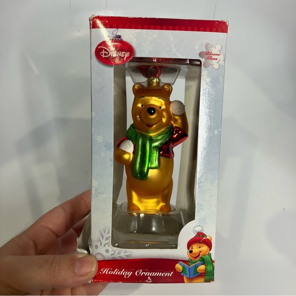 Disney Winnie The Pooh blown glass Christmas tree ornament holiday new in box